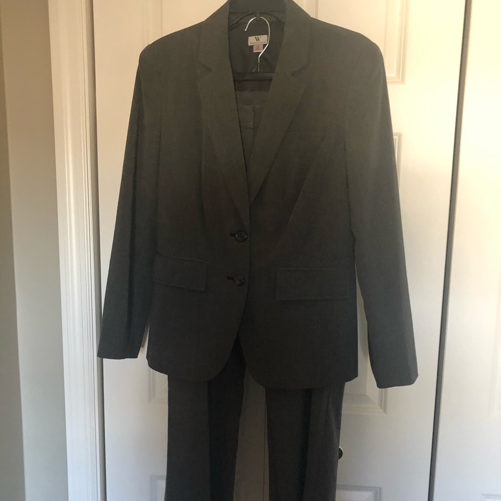 Worthington gray classic pants suit - size 10